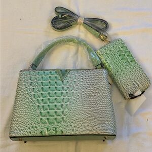 Elegant Green Crocodile Pattern Handbag
